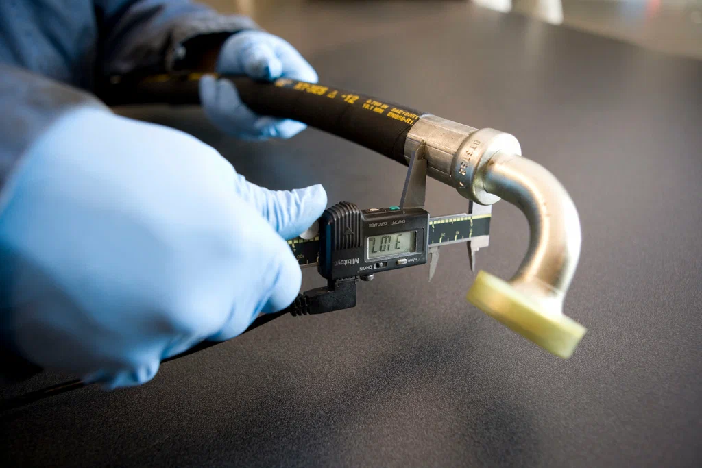 Ремонт или замена РВД: что выгоднее и безопаснее в 2025 году